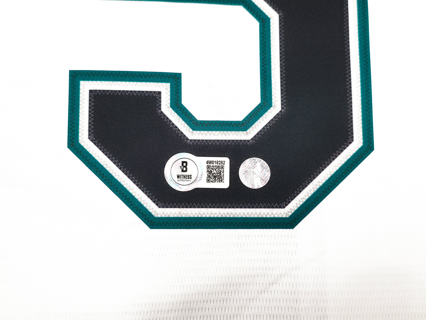 Seattle Mariners Ichiro Suzuki Autographed White Nike Jersey Size XL "#51" IS Holo & Beckett BAS Witness Stock #254344