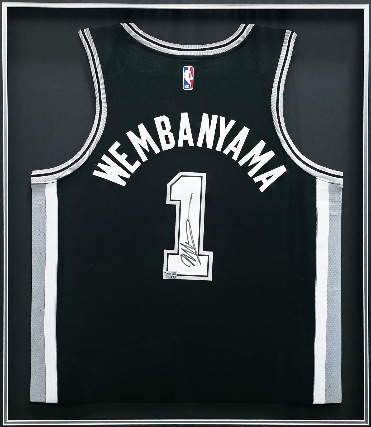 San Antonio Spurs Victor Wembanyama Autographed Framed Black Nike Swingman Icon Edition Jersey Fanatics Holo Stock #256418