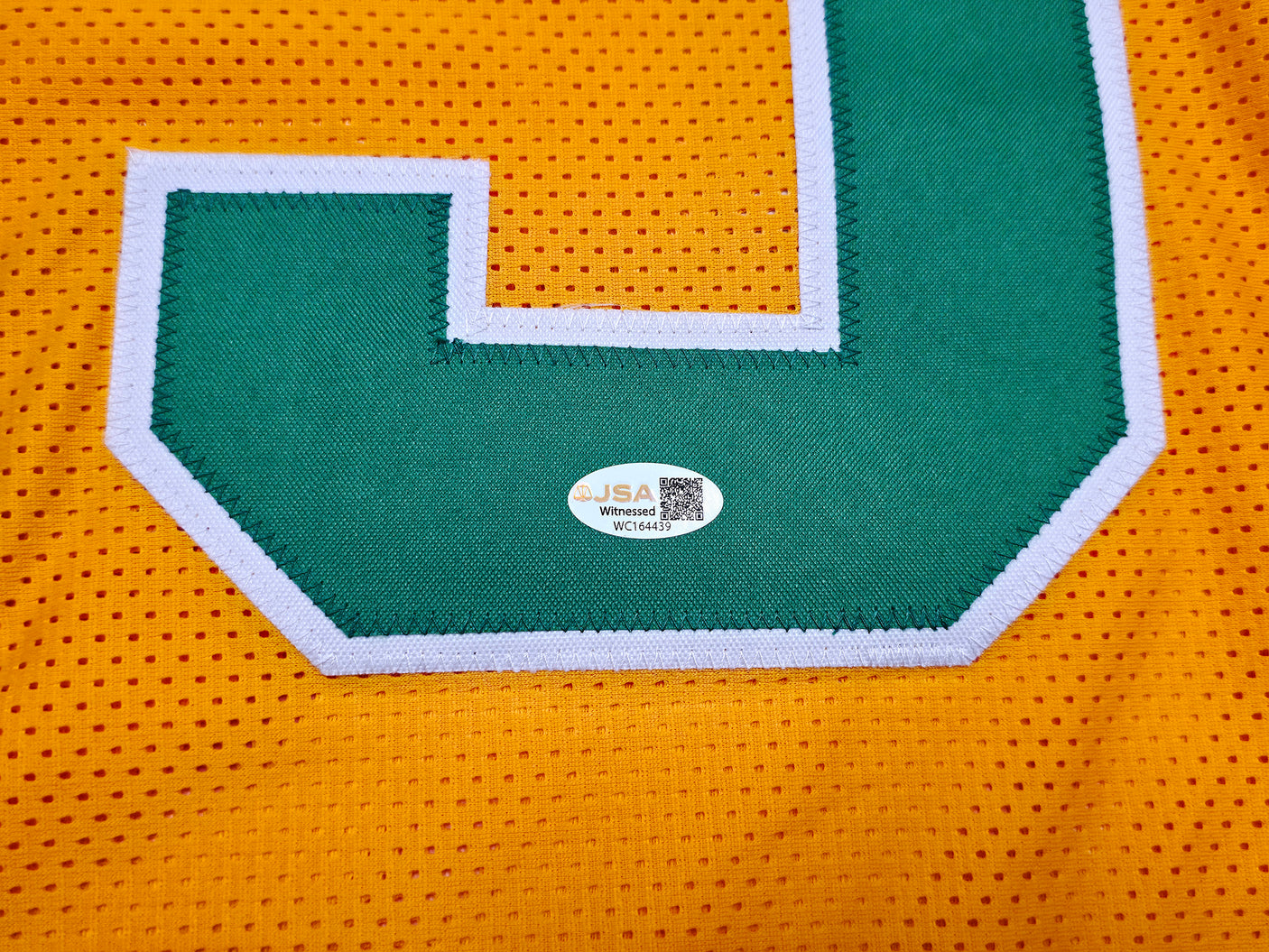 Oregon Ducks Tez Johnson Autographed Yellow Jersey JSA Witness Stock #256794