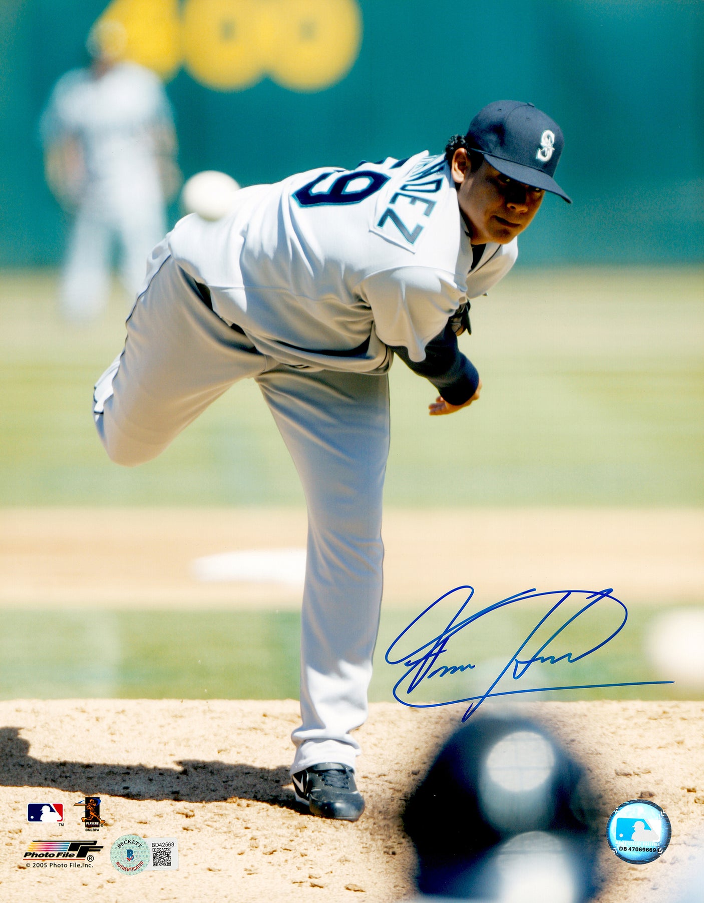 Felix Hernandez Autographed Framed 11x14 Photo Seattle Mariners Beckett BAS QR Stock #256662