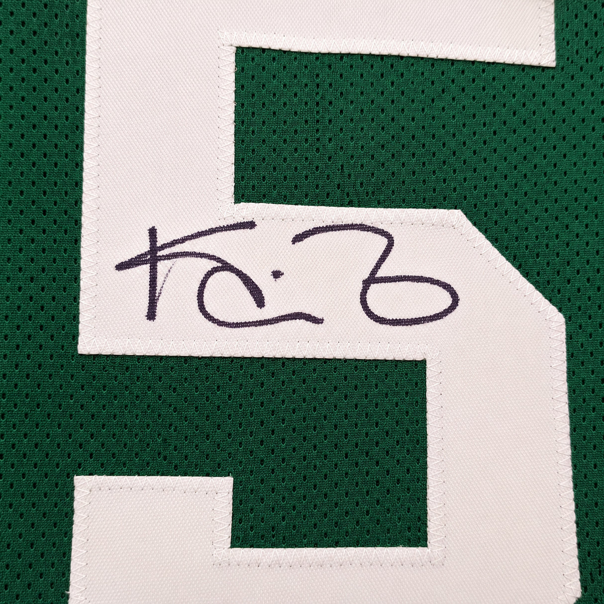Boston Celtics Kevin Garnett Autographed Green Jersey Beckett BAS Witness Stock #265799