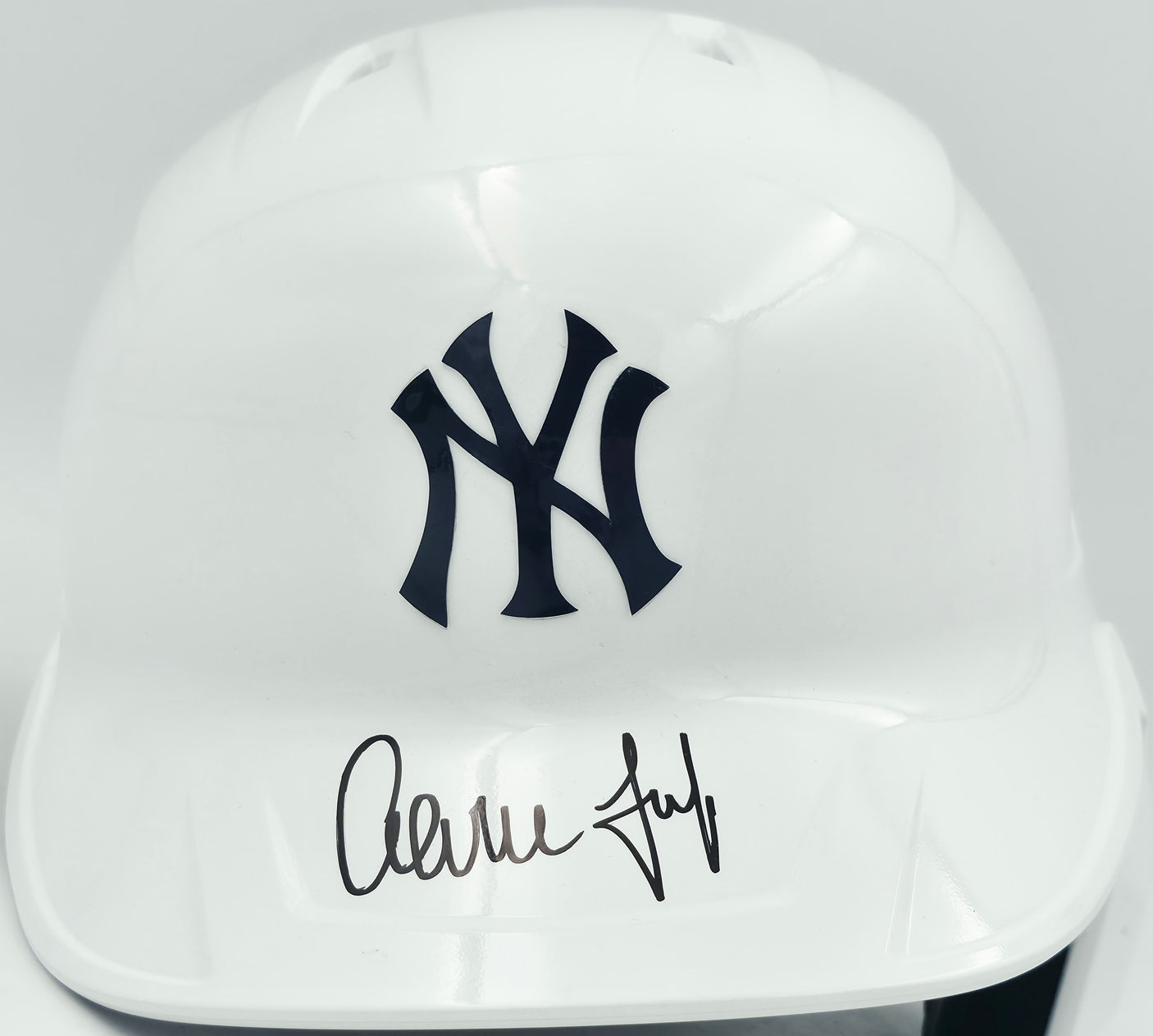 Aaron Judge Autographed New York Yankees White Replica Batting Helmet Fanatics & MLB Holo Stock #253310