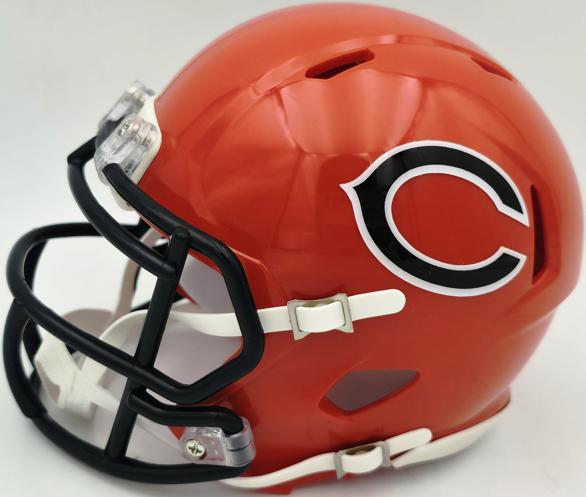 Brian Urlacher Autographed Chicago Bears Orange 2022 Alternate Speed Mini Helmet "HOF 18" Beckett BAS Witness Stock #267945