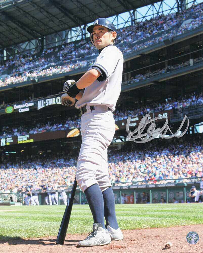 Ichiro Suzuki Signed New York Yankees On Deck 8x10 Photo (Ichiro Hologram)