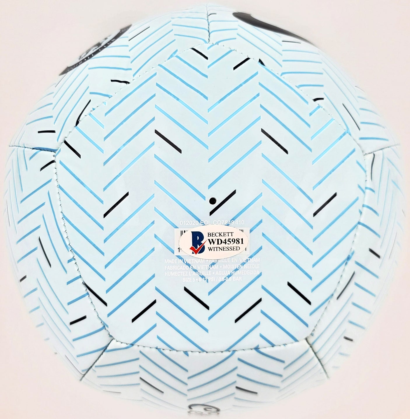 Mason Mount Autographed Nike Soccer Ball Chelsea F.C. Beckett BAS Stock #196470