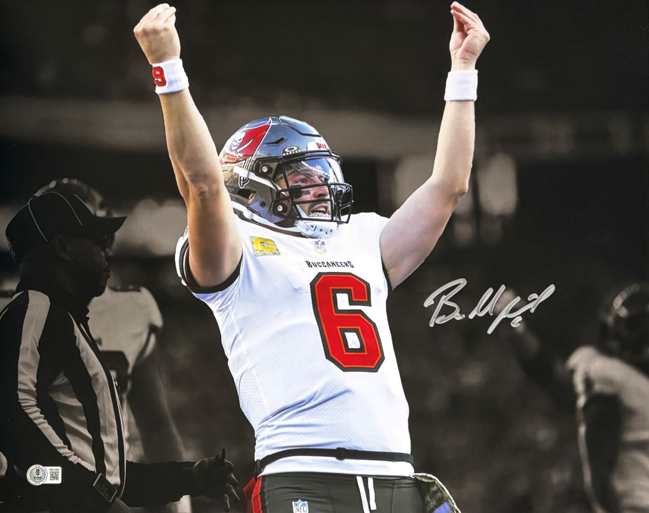 Baker Mayfield Signed 16x20 Buccaneers Spotlight Money Photo BAS