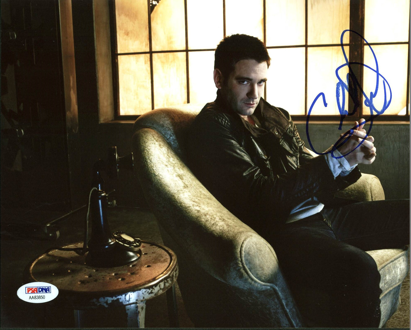 Colin Donnell Arrow Authentic Signed 8X10 Photo Autographed PSA/DNA #AA83850