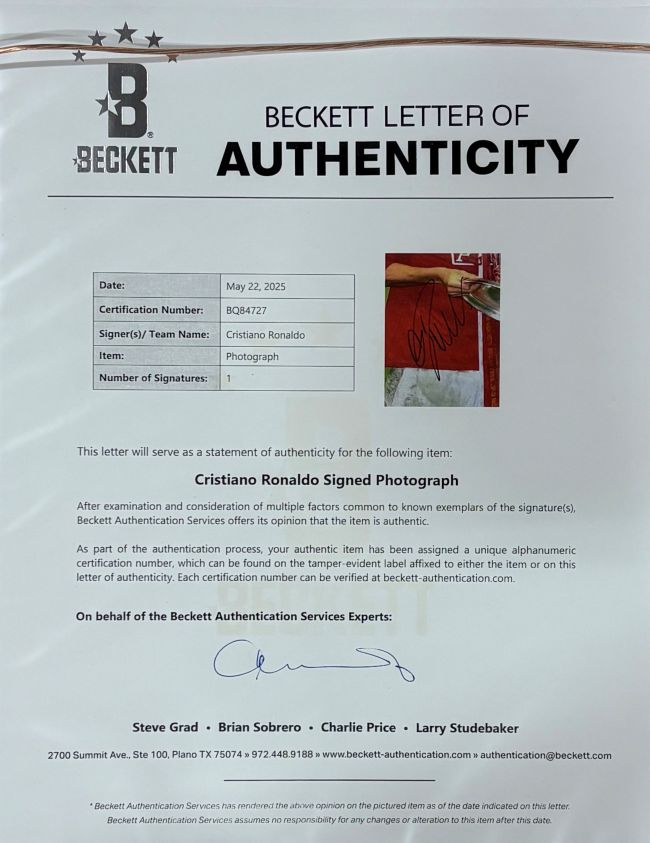 Cristiano Ronaldo Signed Framed 11x17 Manchester United Trophy Photo BAS LOA