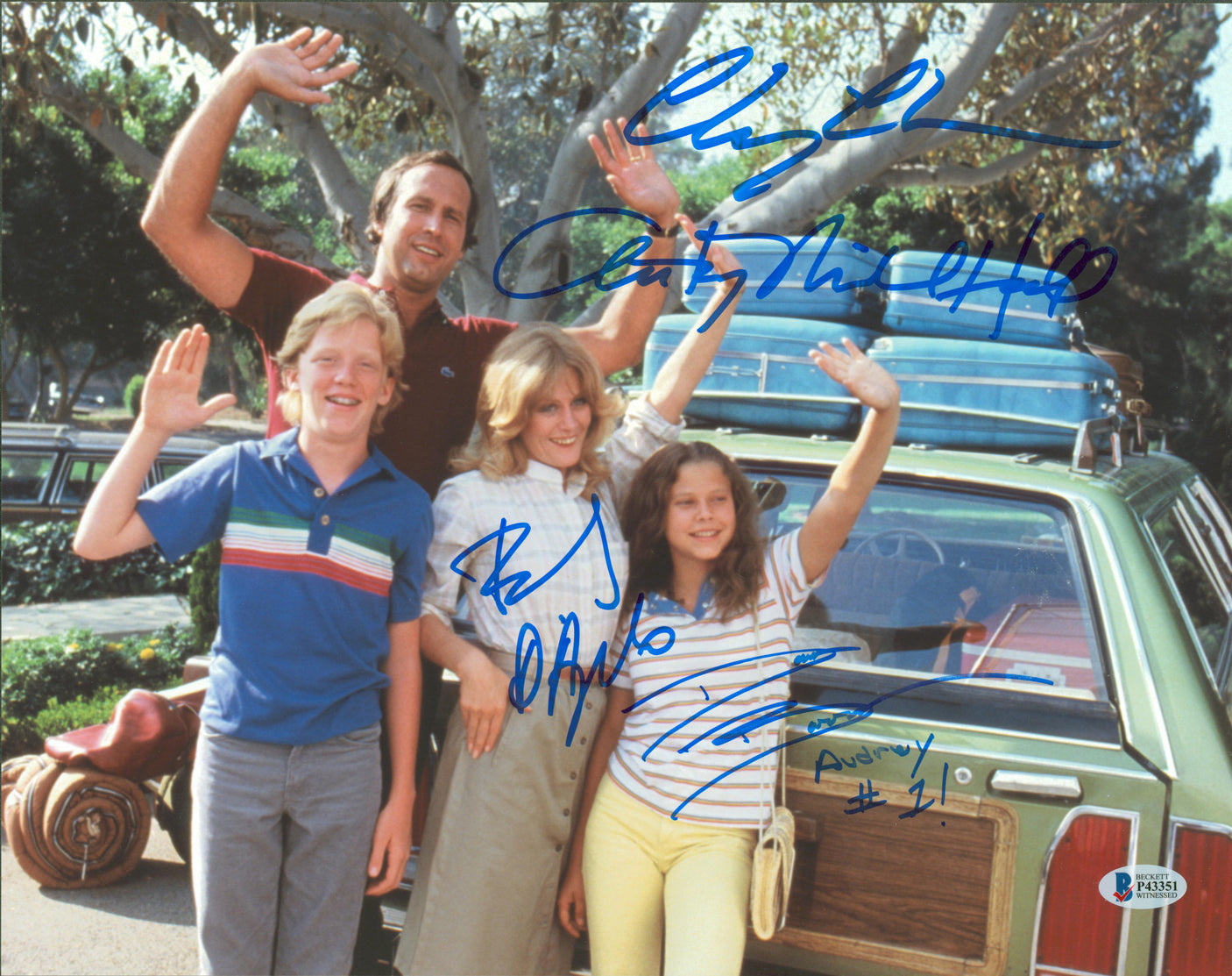 Vacation (4) Chase, D'Angelo, Hall & Barron Signed 11x14 Photo BAS Wit #P43351