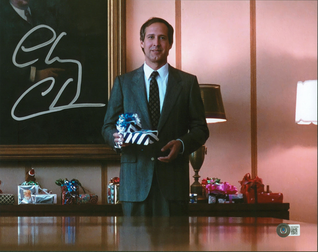 Chevy Chase Christmas Vacation Authentic Signed 11x14 Photo BAS Witness #WZ46584