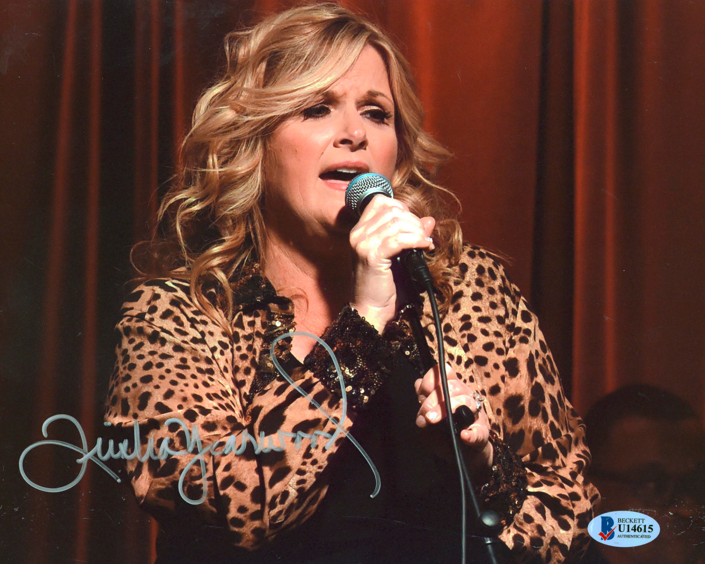 Trisha Yearwood Country Musician Authentic Signed 8x10 Photo BAS #U14615