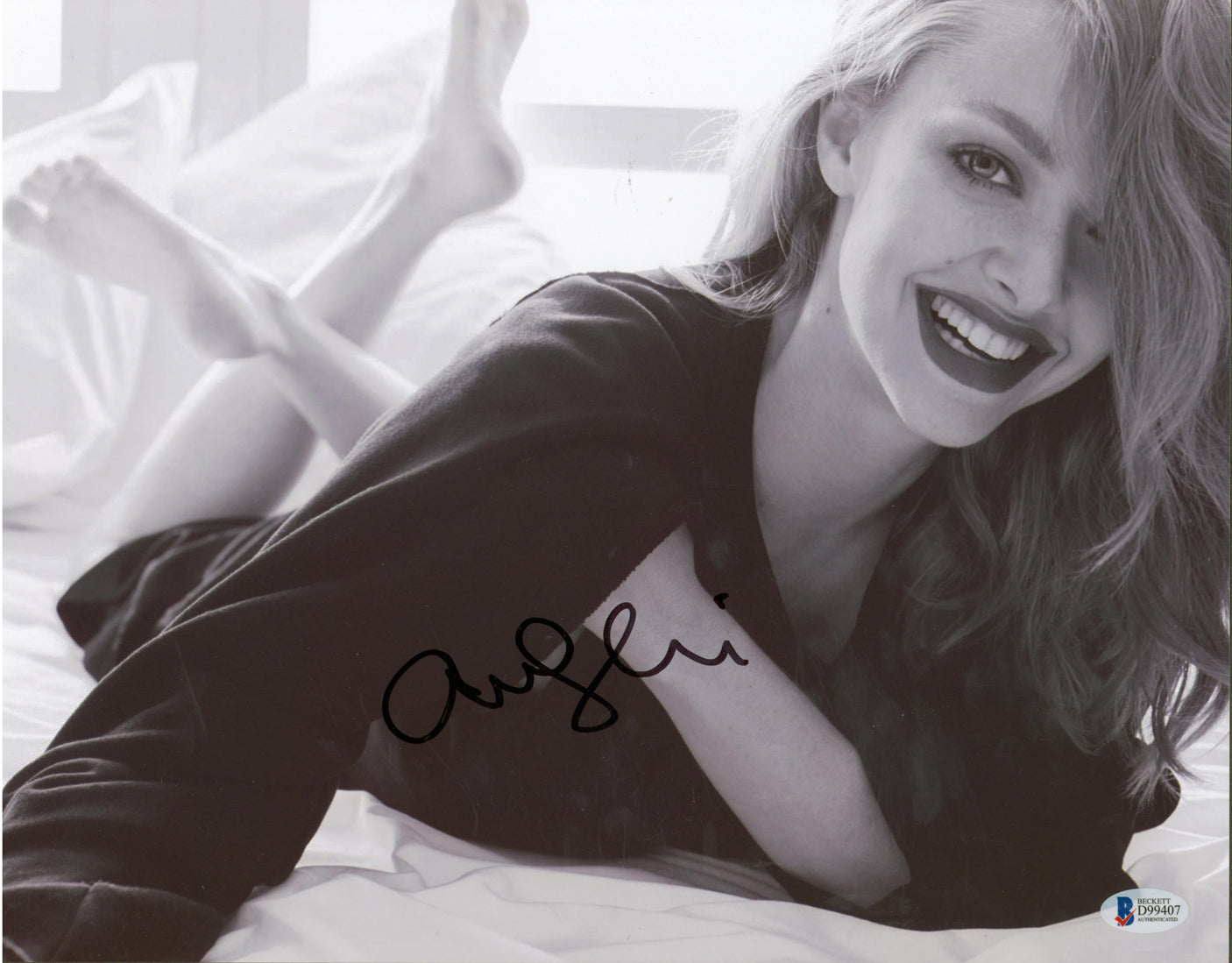 Amanda Seyfried Mean Girls Authentic Signed 11x14 Photo Autographed BAS #D99407