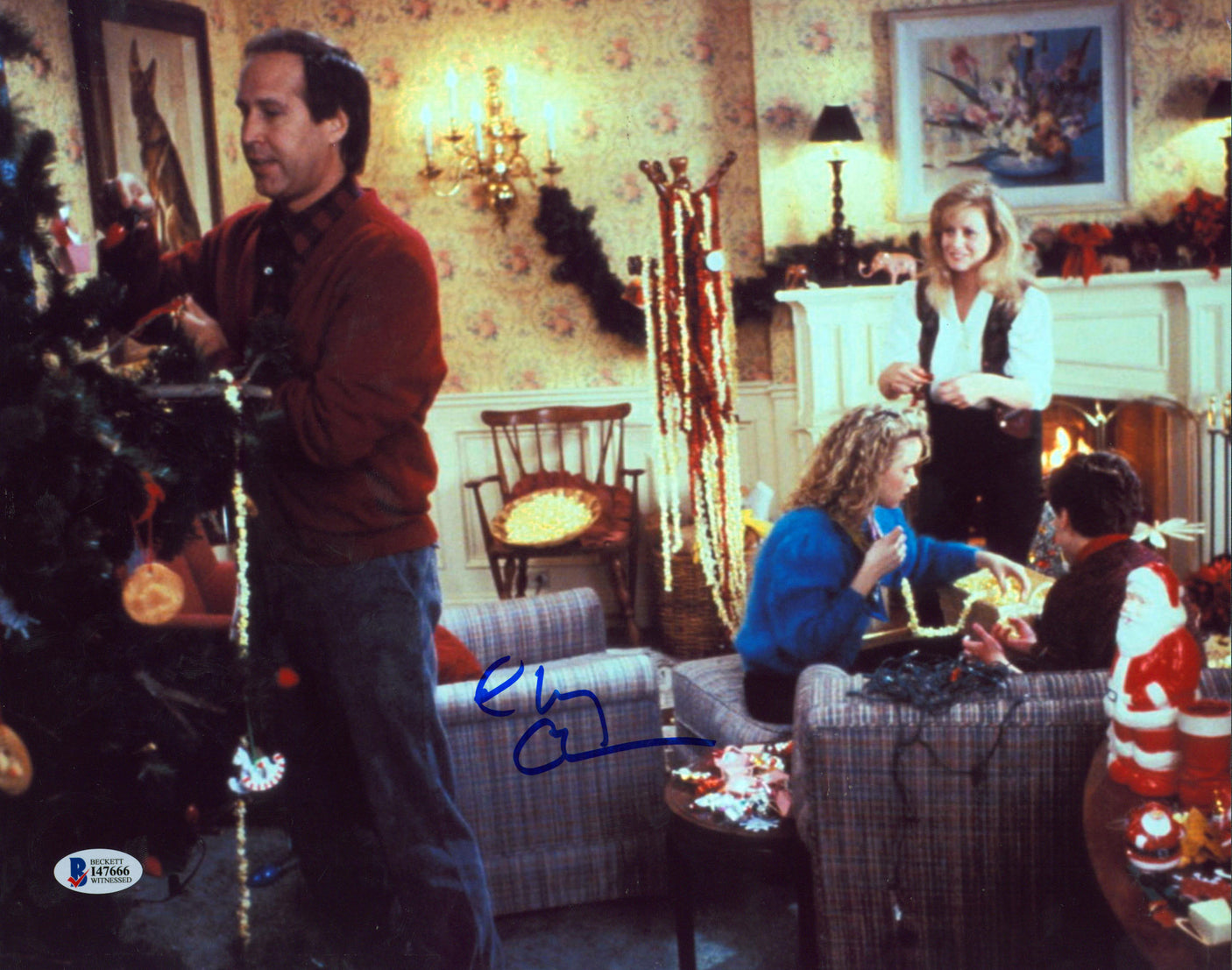 Chevy Chase Christmas Vacation Signed 11x14 Horizontal Family Photo BAS