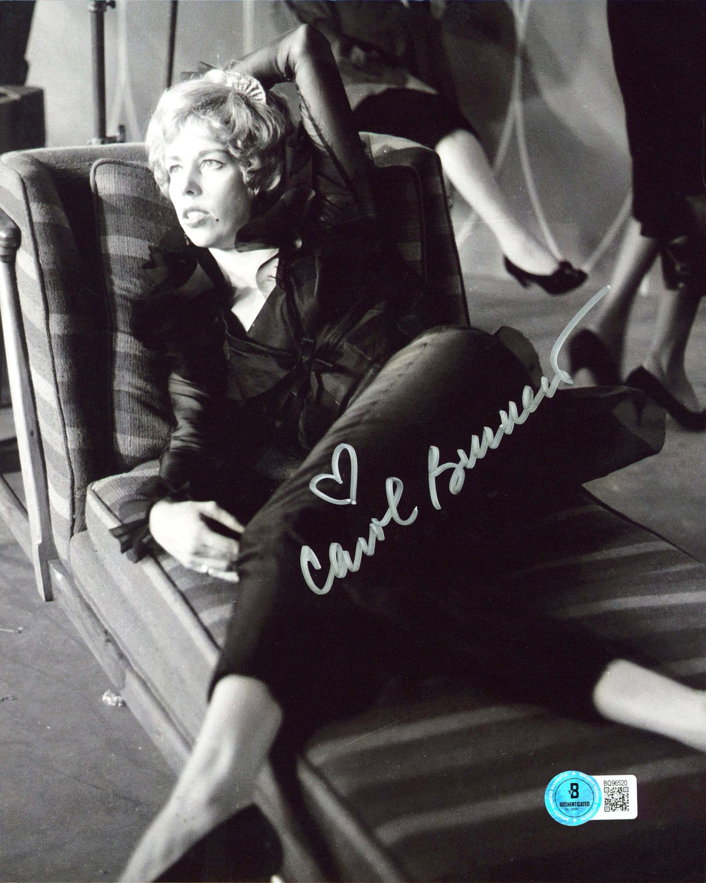Carol Burnett Authentic Signed 8x10 Black & White Vertical Photo BAS #BQ96520