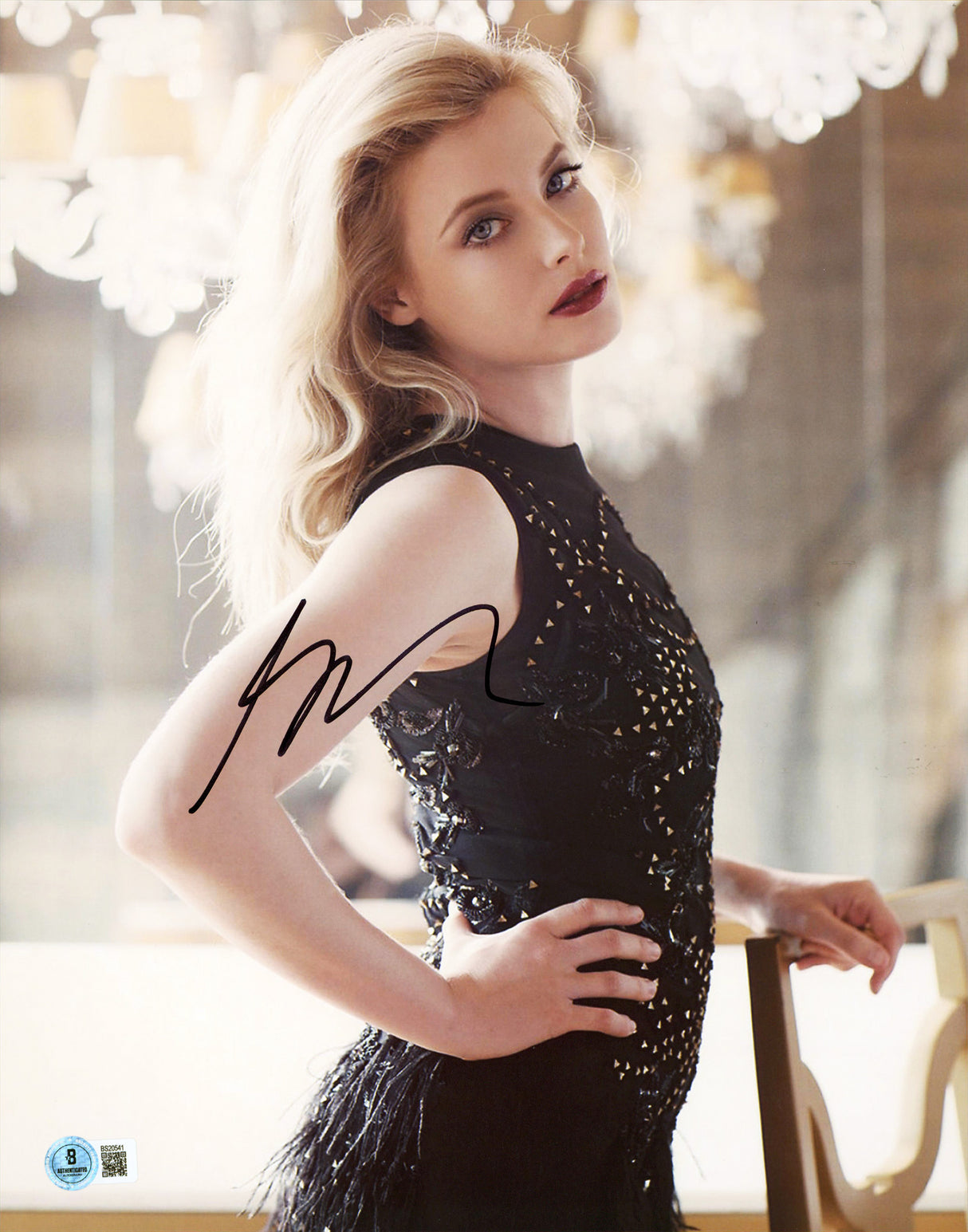 Gillian Jacobs Community Authentic Signed 11x14 Vertical Photo BAS #BS20541