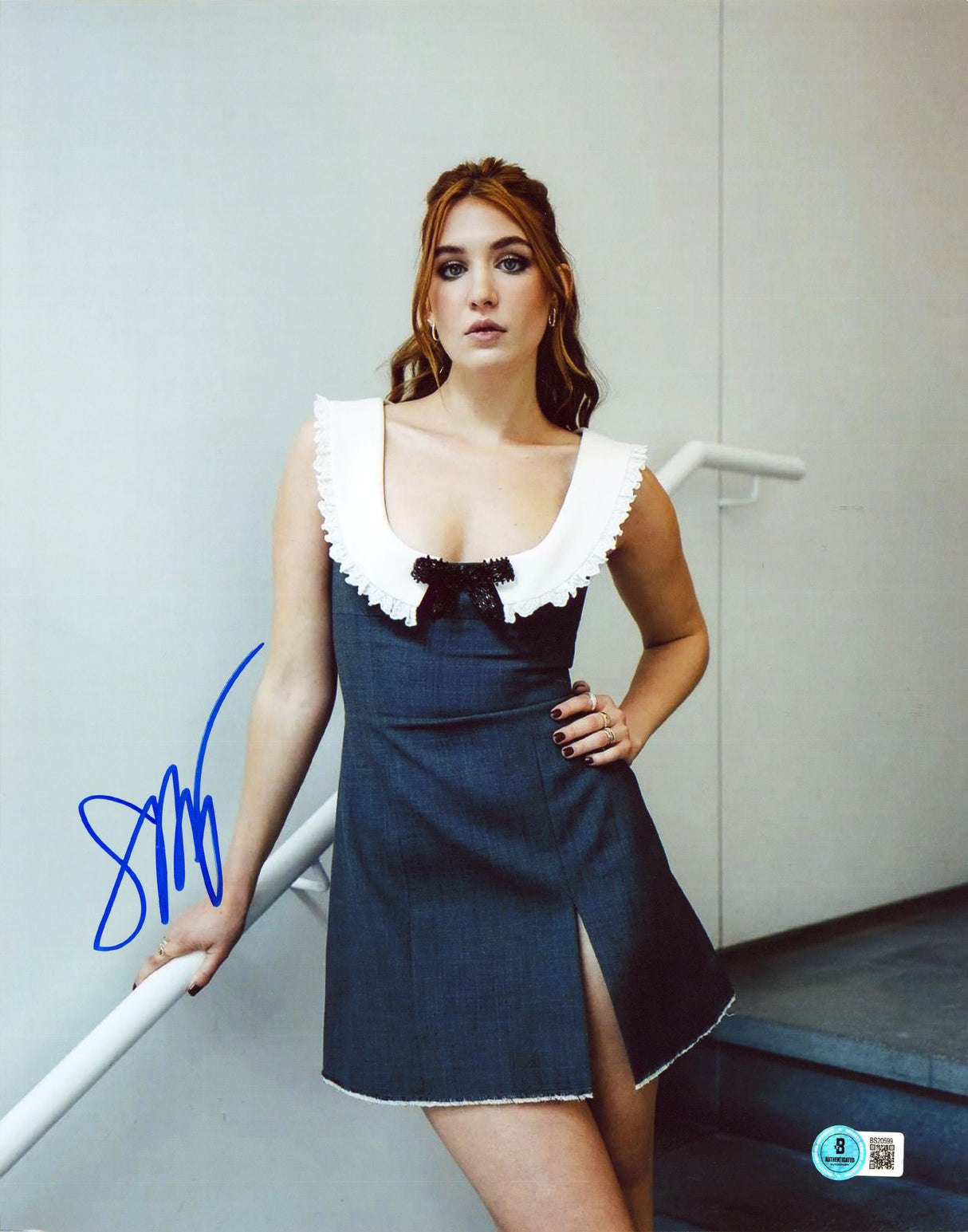 Sophie Nelisse Yelllowjackets Authentic Signed 11x14 Vertical Photo BAS #BS20599