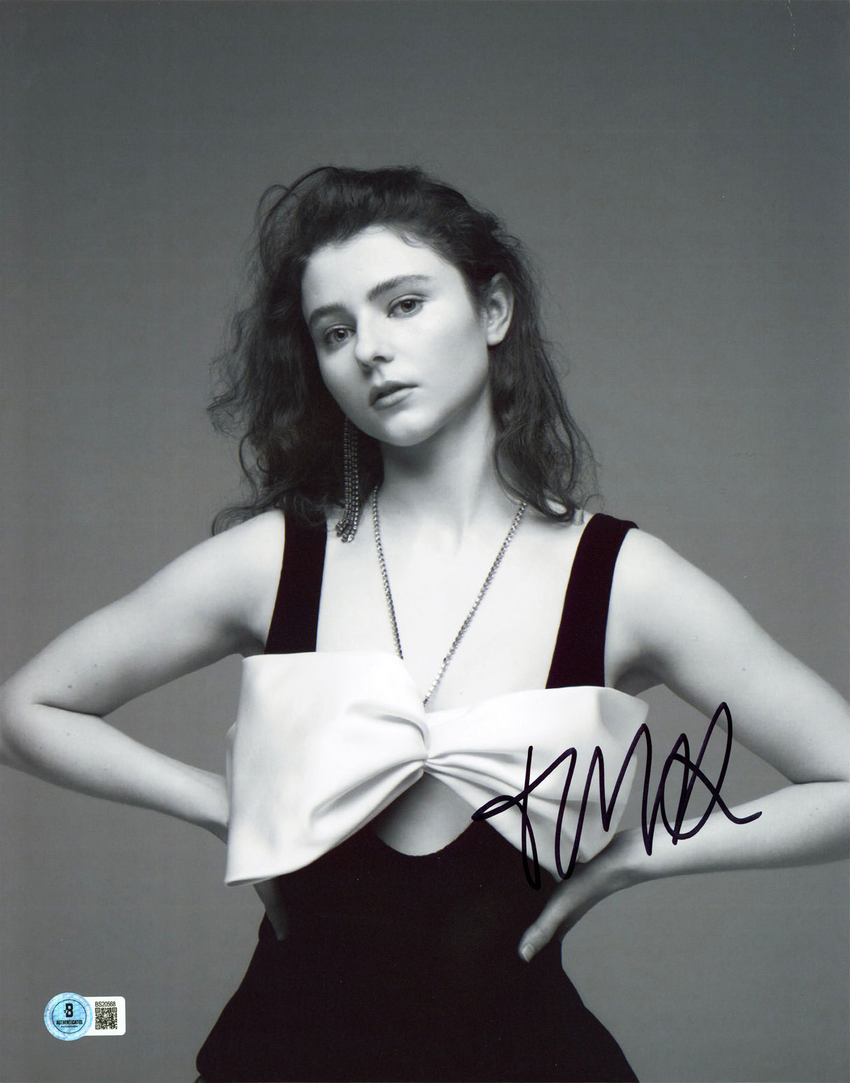 McKenzie Thomasin Jojo Rabbits Authentic Signed 11x14 Photo BAS #BS20568