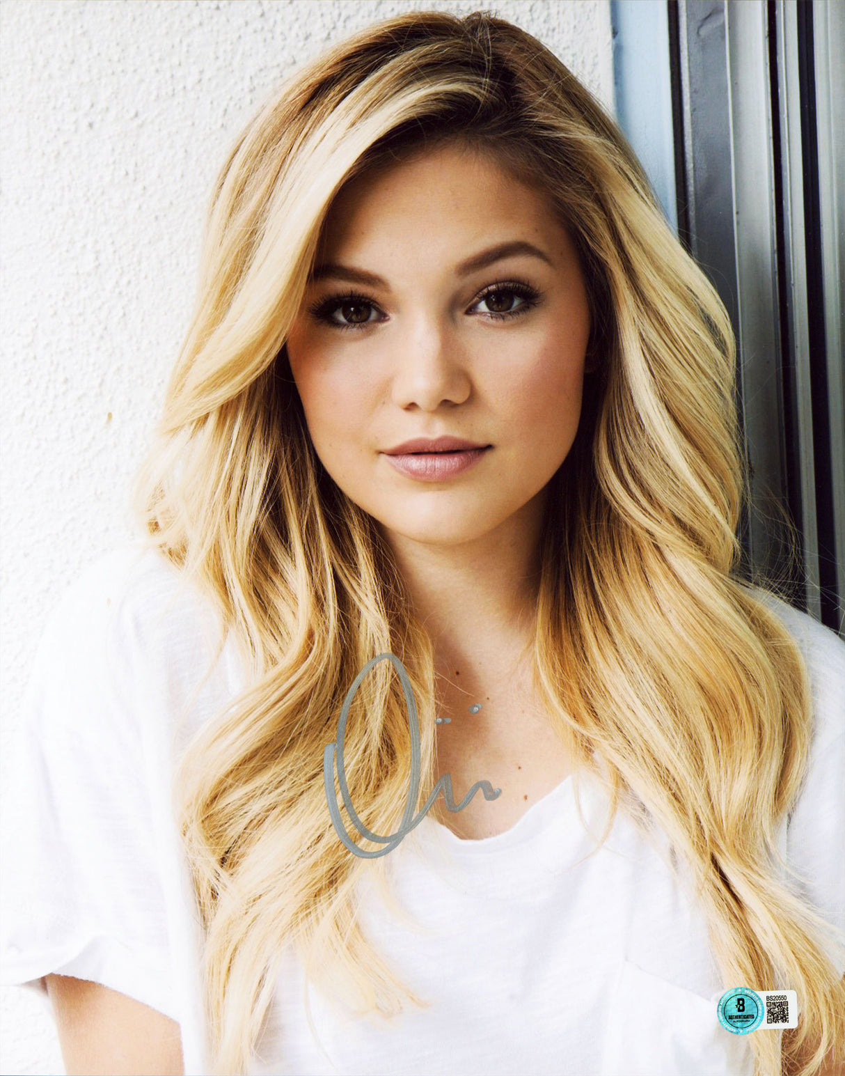 Olivia Holt Heart Eyes Authentic Signed 11x14 Vertical Photo BAS #BS20550