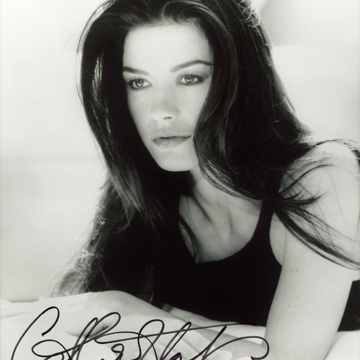 Catherine Zeta-Jones Entrapment Authentic Signed 8x10 Vertical Photo B ...