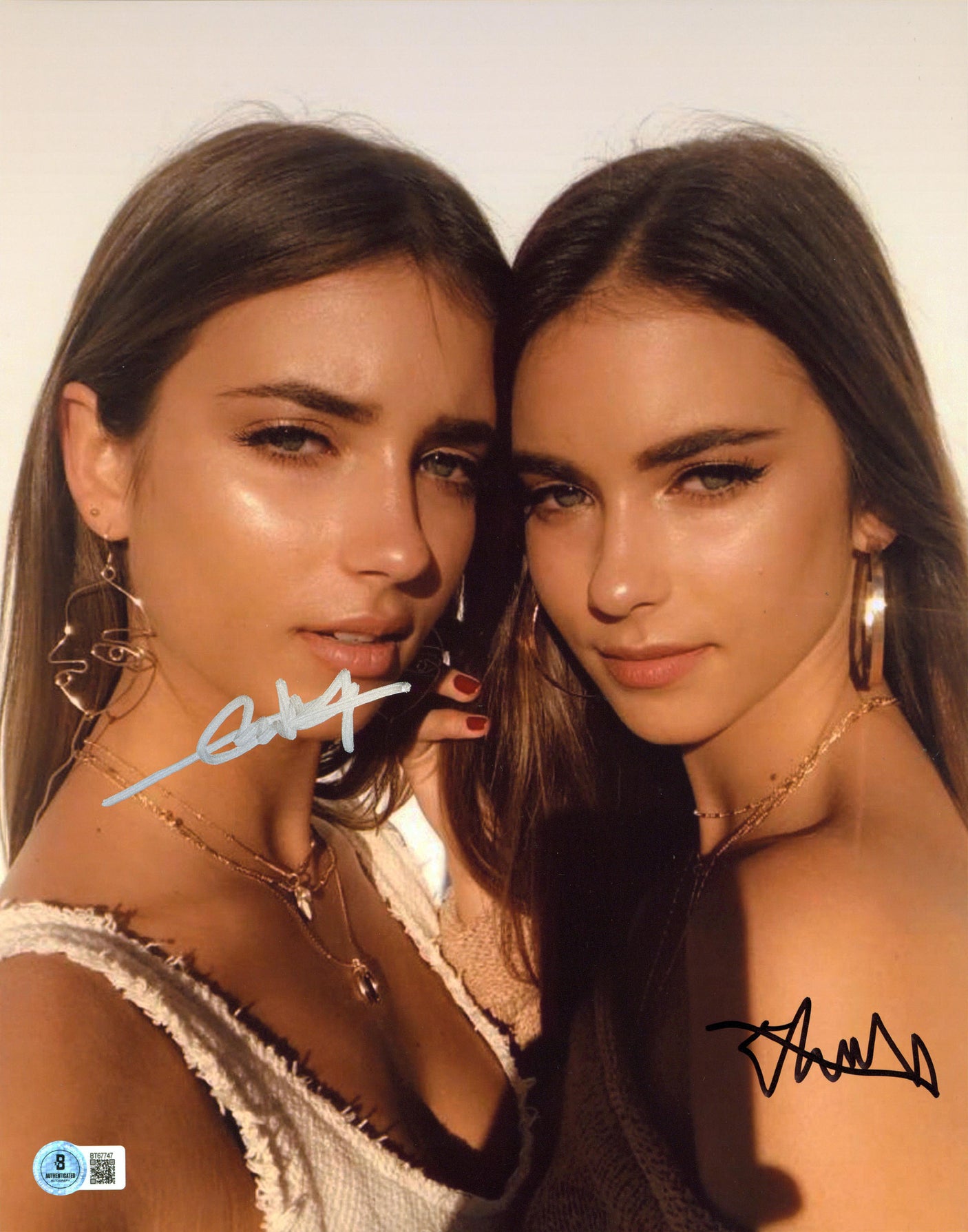 Elisha Herbert & Renee Herbert Authentic Signed 11x14 Vertical Photo BAS BT67747
