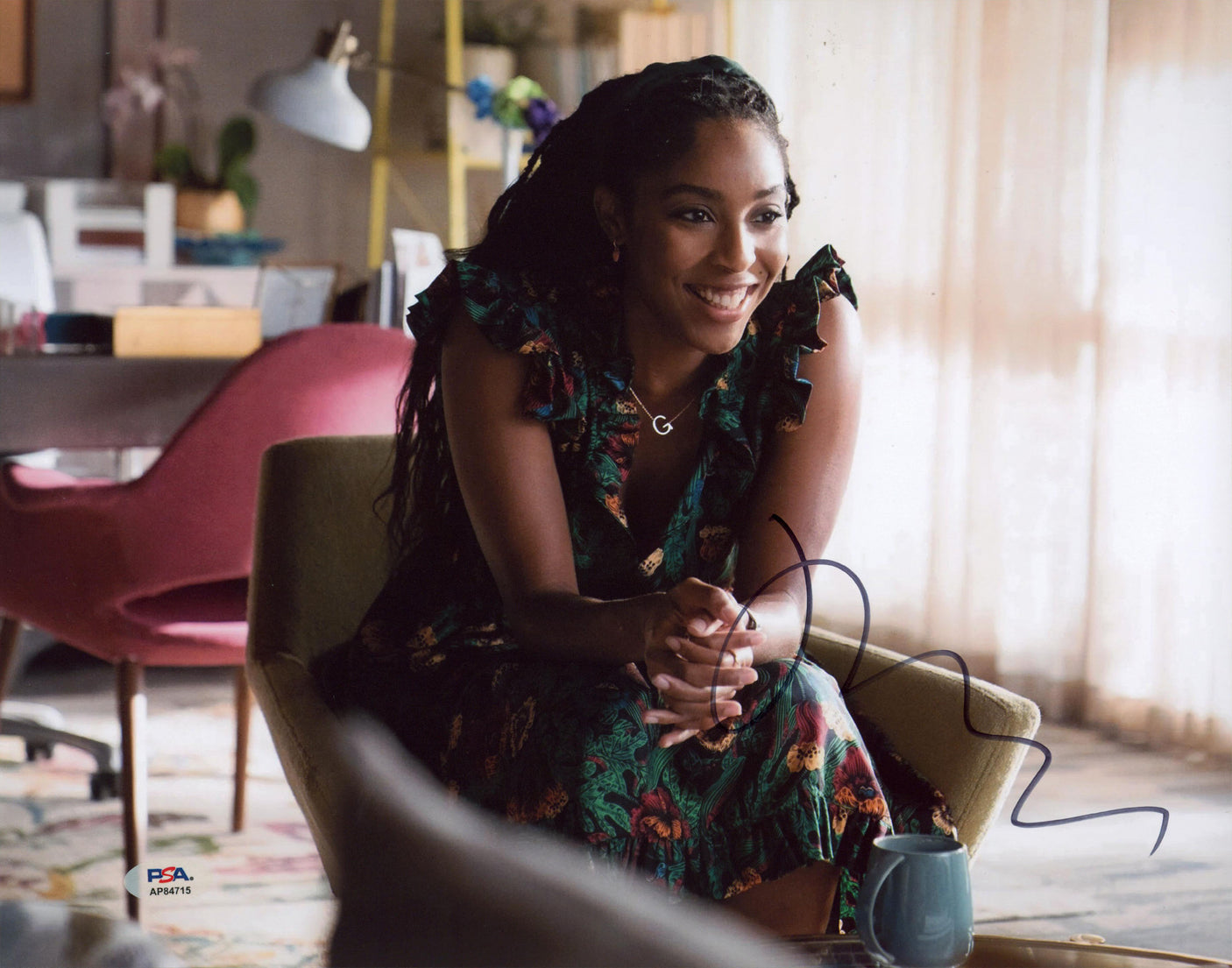 Jessica Williams Shrinking Authentic Signed 11x14 Horizontal Photo PSA #AP84715