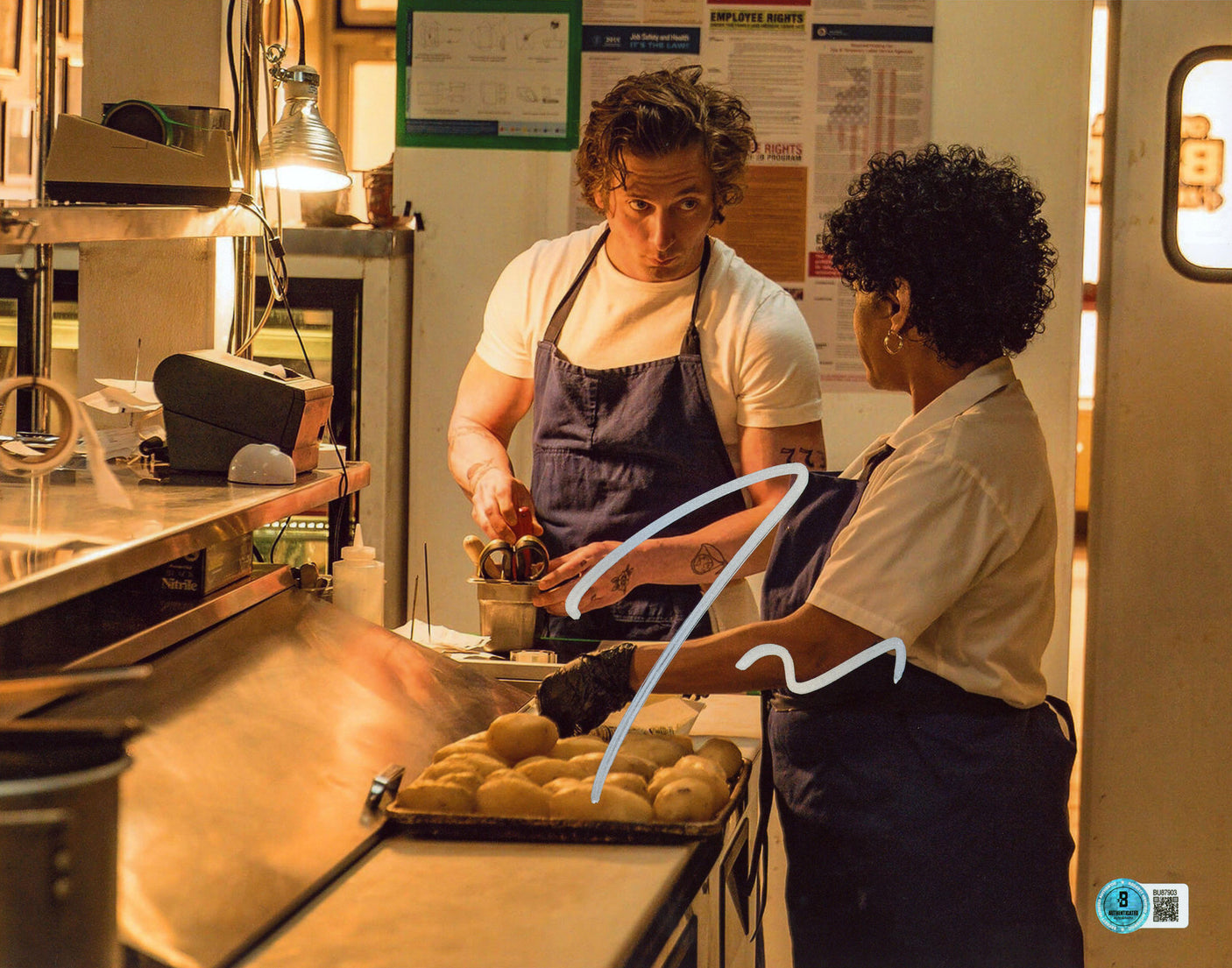 Jeremy Allen White The Bear Authentic Signed 11x14 Horizontal Photo BAS #BU87903