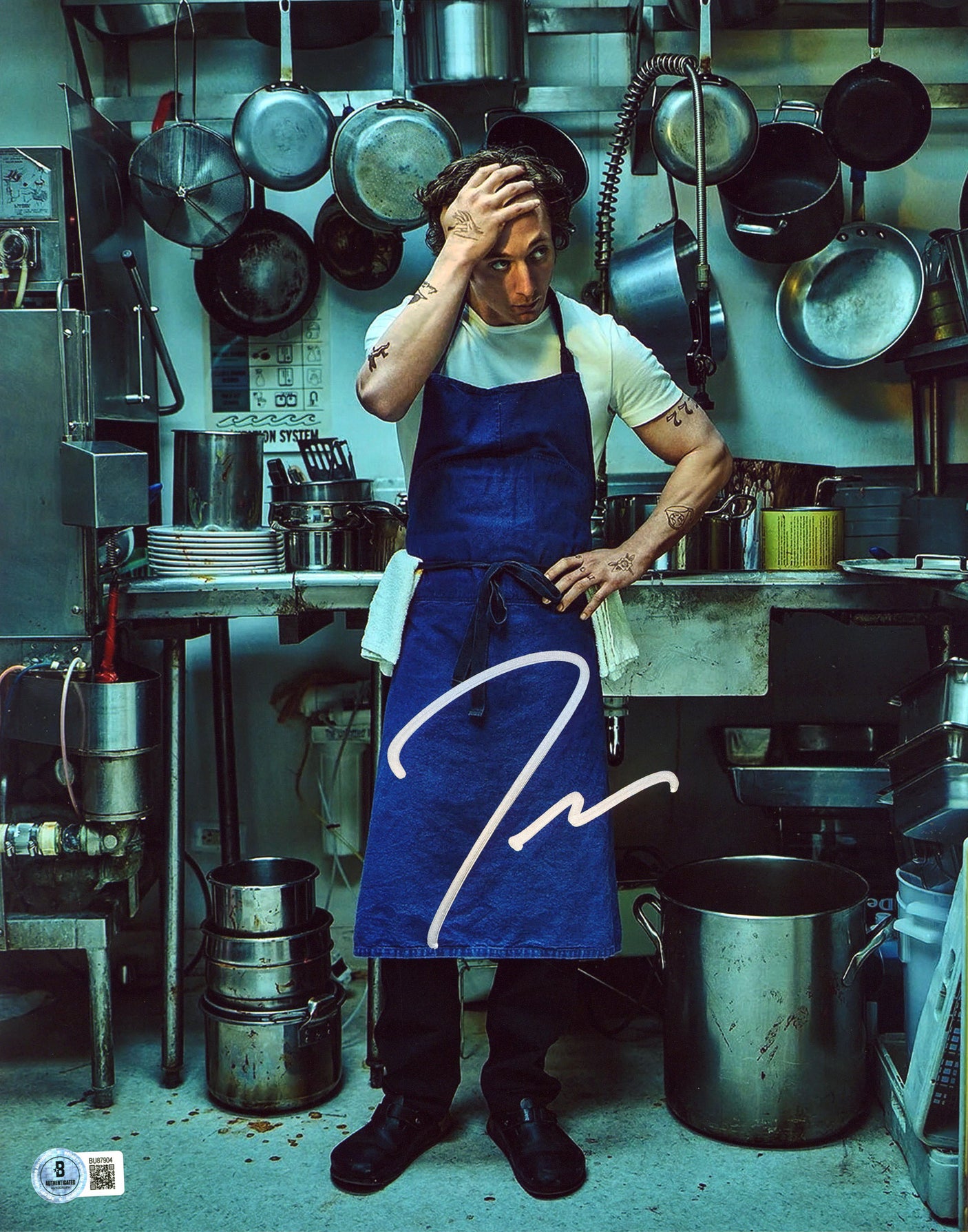 Jeremy Allen White The Bear Authentic Signed 11x14 Vertical Photo BAS #BU87904