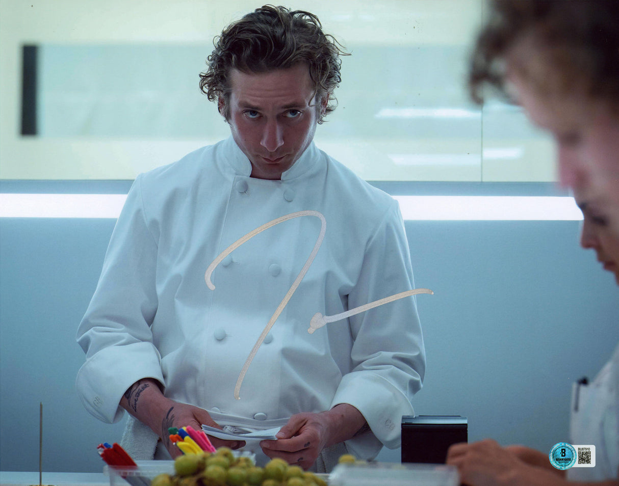 Jeremy Allen White The Bear Authentic Signed 11x14 Horizontal Photo BAS #BU87910