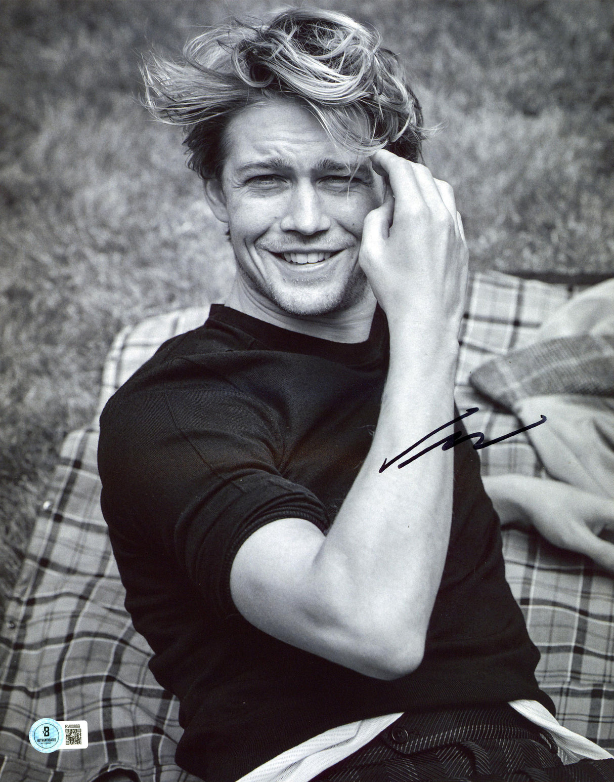 Joe Alwyn The Favourite Authentic Signed 11x14 Vertical Photo BAS #BV00889