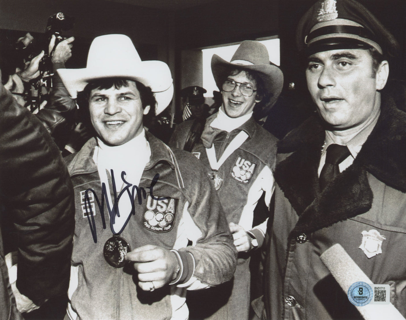 Mike Eruzione USA Hockey Authentic Signed 8x10 Horizontal Photo BAS 15