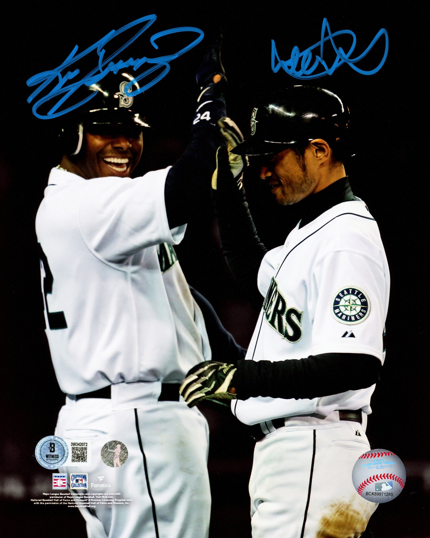 Ichiro Suzuki & Ken Griffey Jr. Autographed 8x10 Photo Seattle Mariners Grand Slam Celebration IS Holo & Beckett BAS Witness Stock #254340