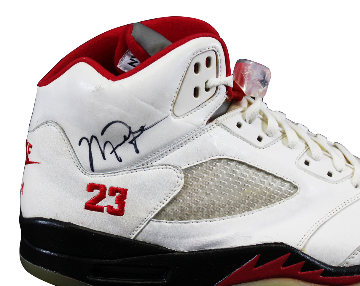 Bulls Michael Jordan Signed Nike Air Jordan V Size 13 Shoes w/ Original Box BAS