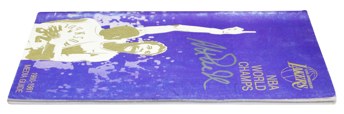 Lakers Magic Johnson Signed 1980-1981 Media Guide BAS Witnessed #3W387380