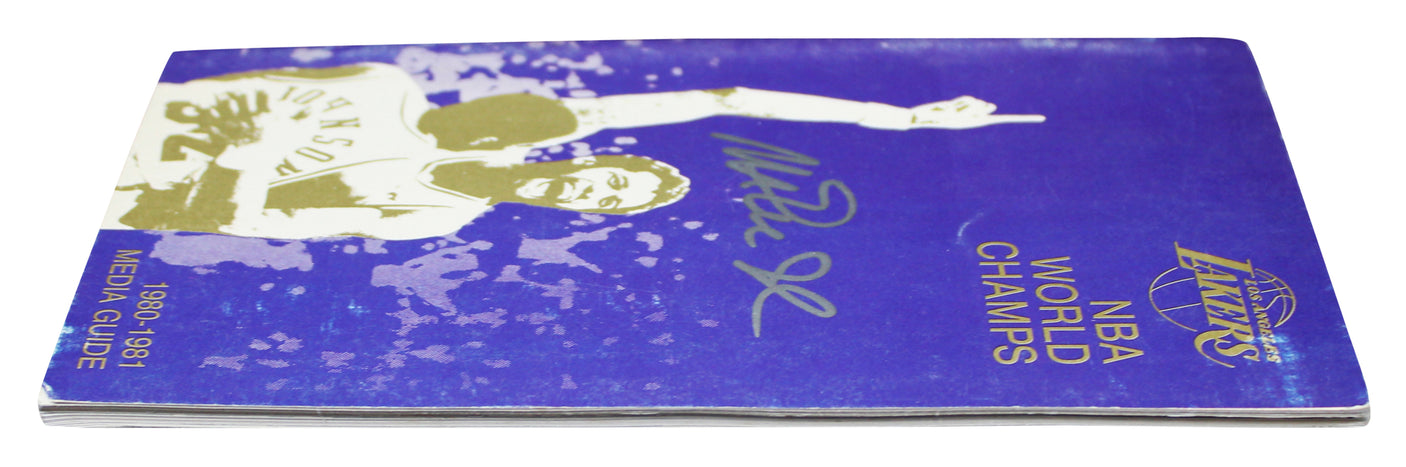 Lakers Magic Johnson Signed 1980-1981 Media Guide BAS Witnessed #3W387381