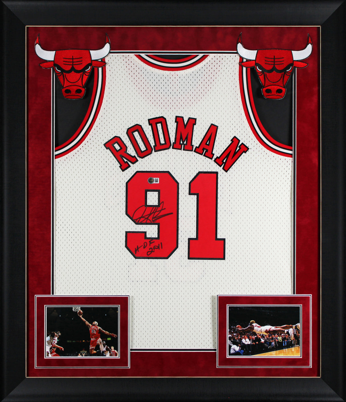 Bulls Dennis Rodman "HOF 2011" Signed Cream M&N HWC Swingman Framed Jersey BAS W