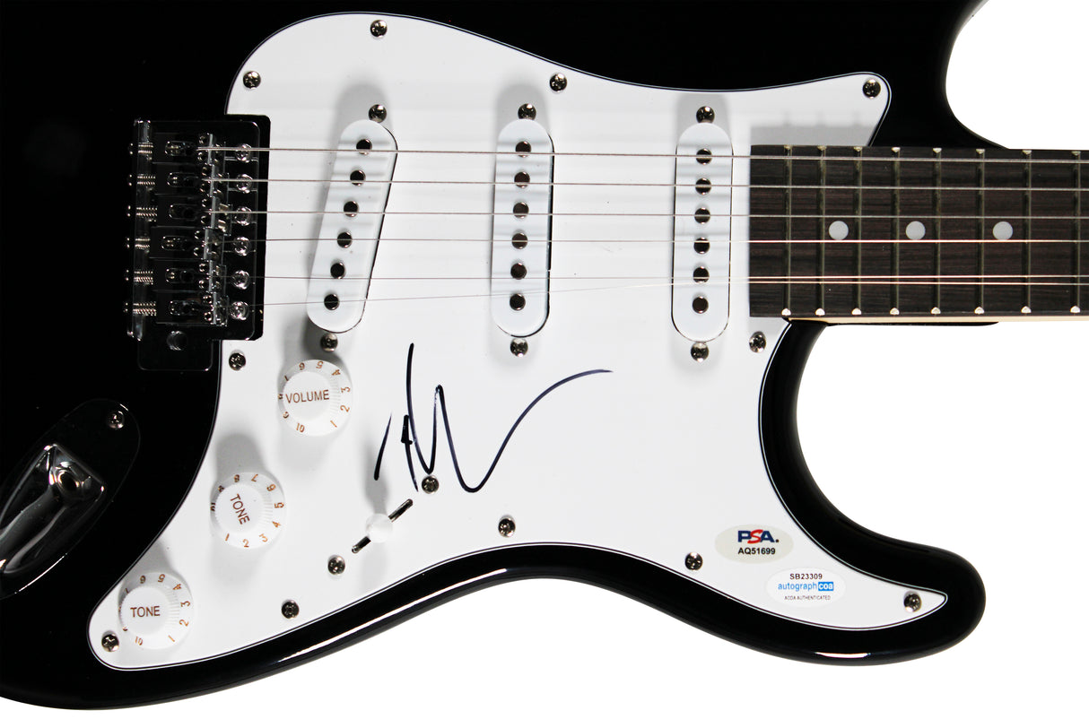 Tim McGraw Authentic Signed Black Electric Guitar Autographed PSA/DNA #AQ51699