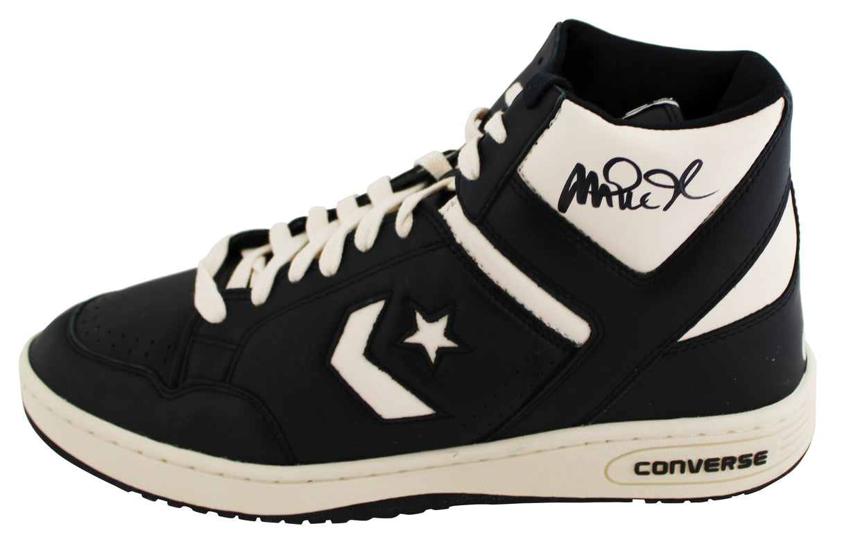 Lakers Magic Johnson Signed Left B&W Converse Weapon Shoe W/ Case BAS Witness 3