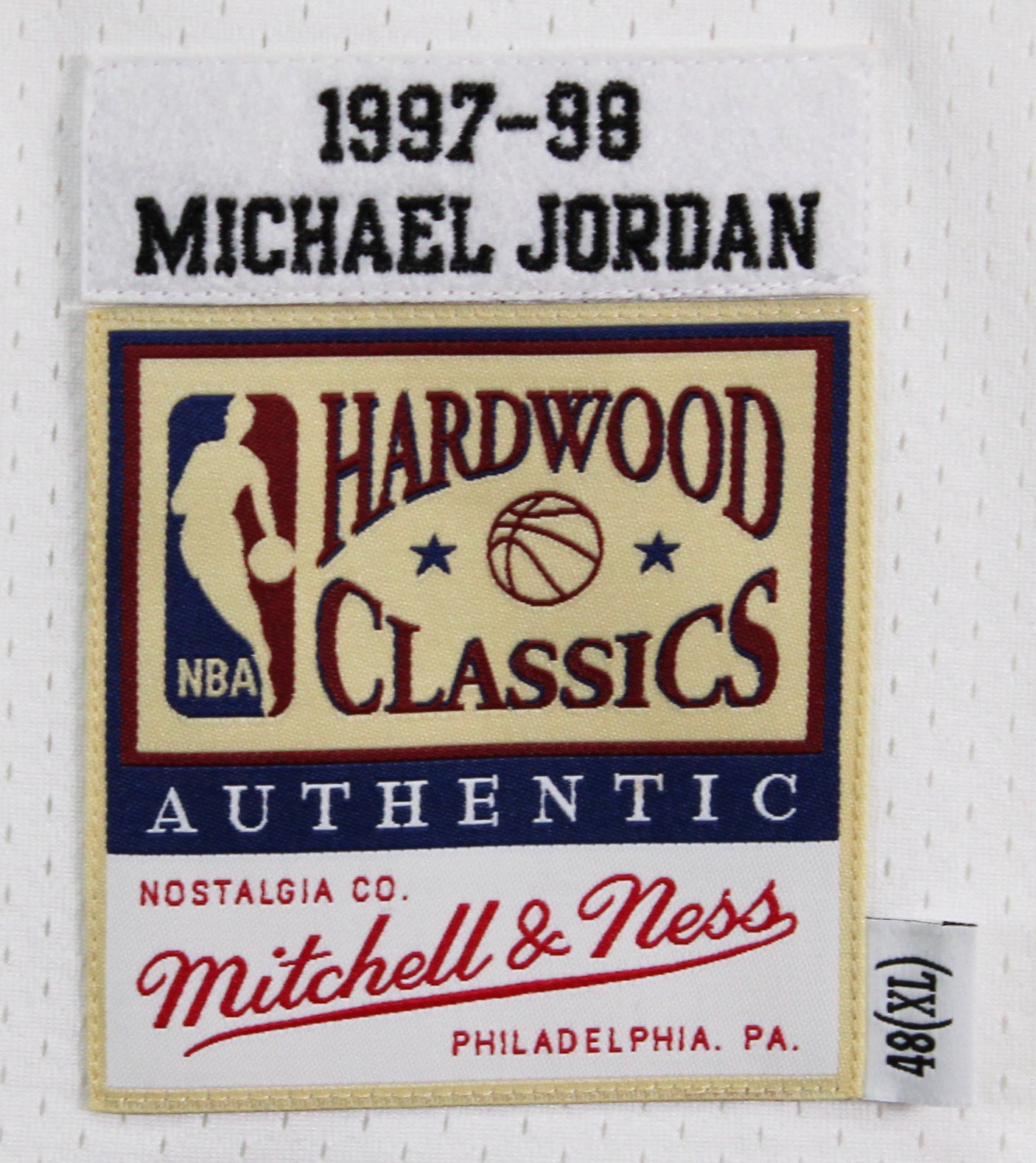 Bulls Michael Jordan Signed 97-98 White M&N HWC Authentic Jersey UDA #BAH60341