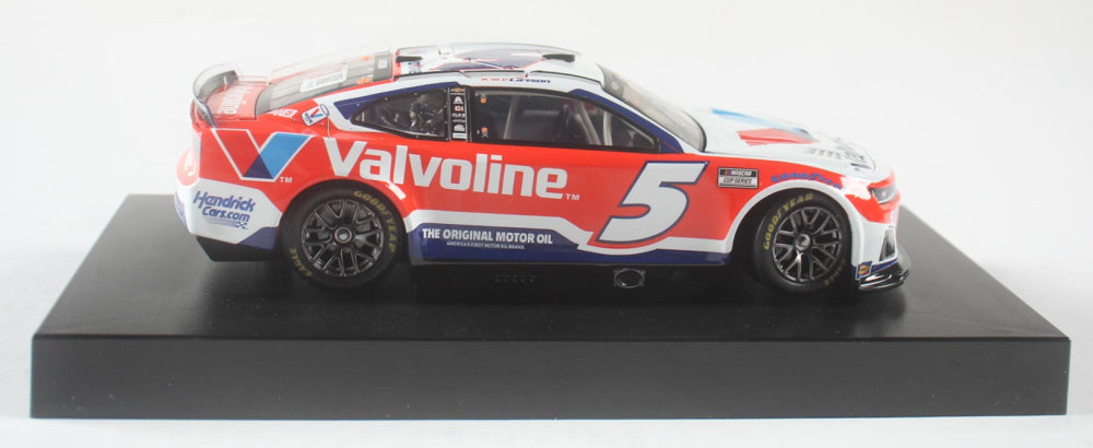 Kyle Larson Signed "Valvoline" 2024 Camaro ZL1 1:24 Scale Die-Cast Car (PA)