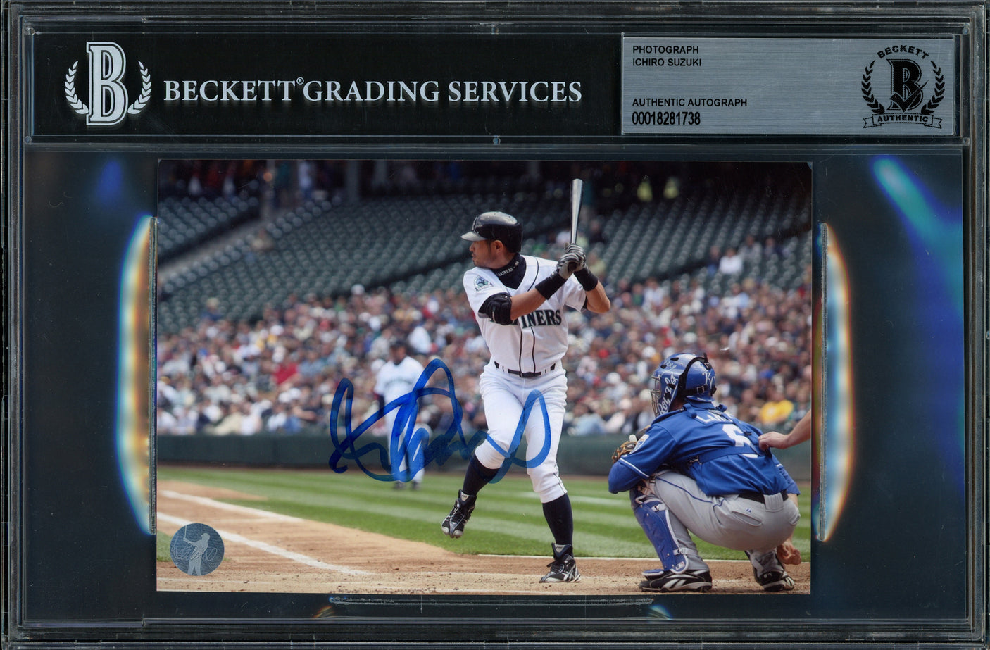 Ichiro Suzuki Autographed 4x6 Photo Seattle Mariners Beckett BAS #18281738