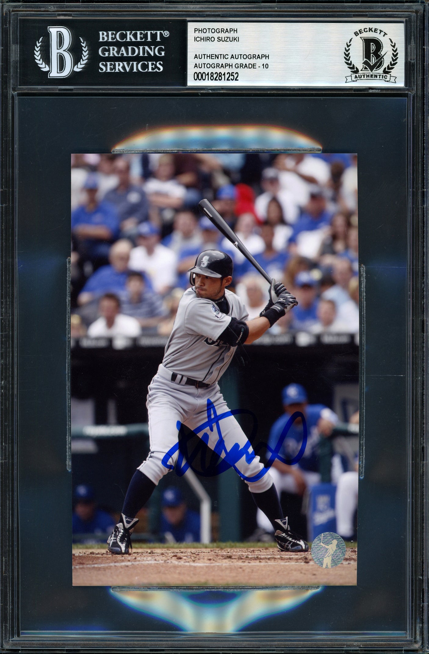 Ichiro Suzuki Autographed 4x6 Photo Seattle Mariners Auto Grade Gem Mint 10 Beckett BAS #18281252