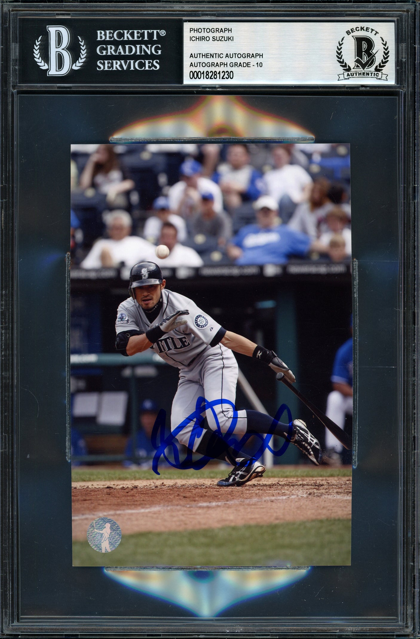 Ichiro Suzuki Autographed 4x6 Photo Seattle Mariners Auto Grade Gem Mint 10 Beckett BAS #18281230
