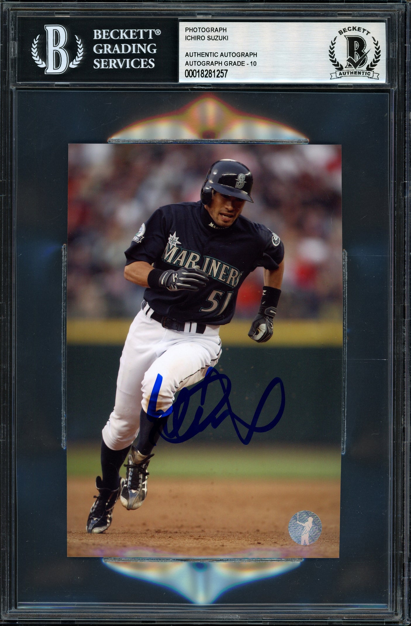 Ichiro Suzuki Autographed 4x6 Photo Seattle Mariners Auto Grade Gem Mint 10 Beckett BAS #18281257