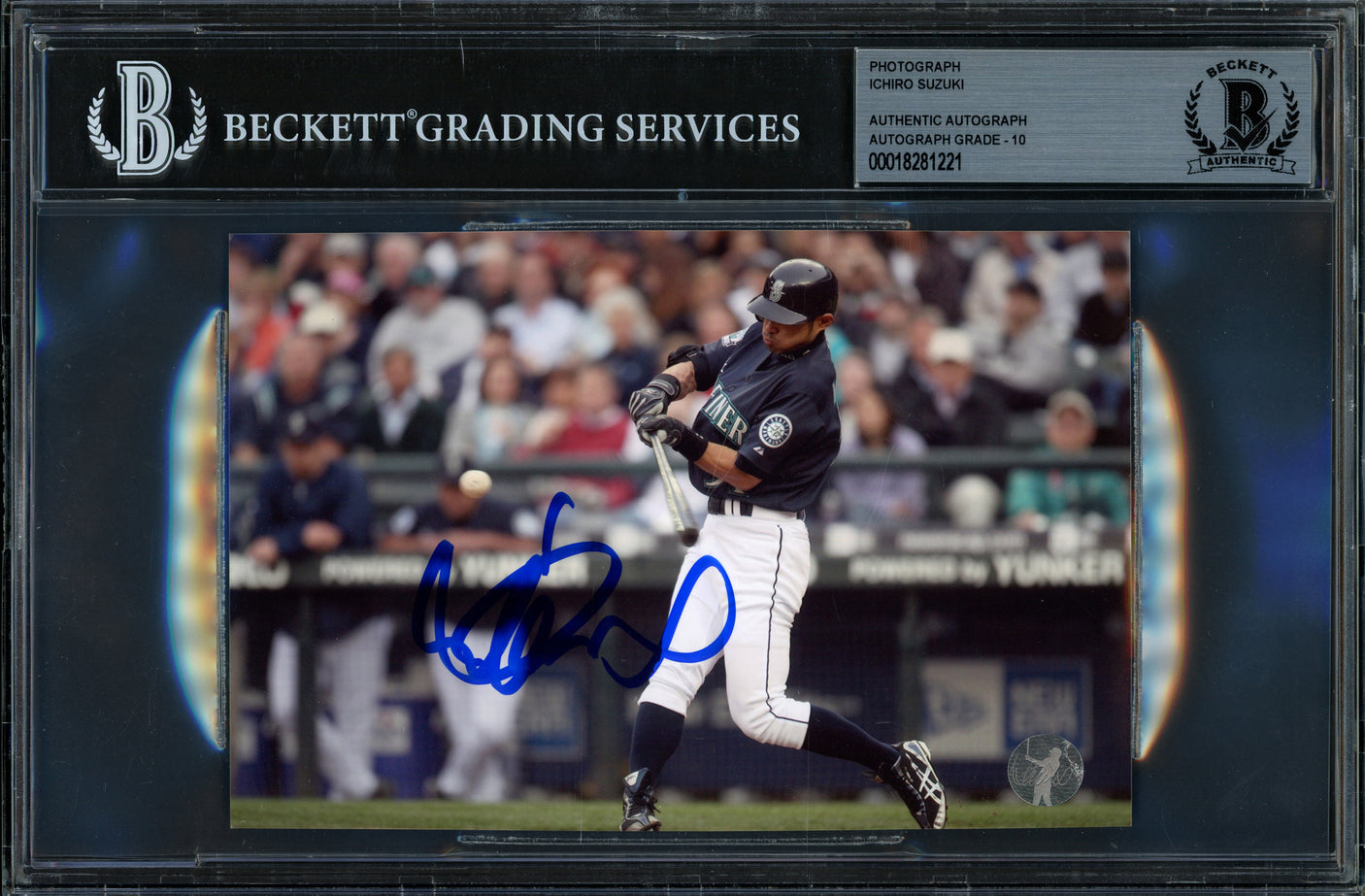 Ichiro Suzuki Autographed 4x6 Photo Seattle Mariners Auto Grade Gem Mint 10 Beckett BAS #18281221