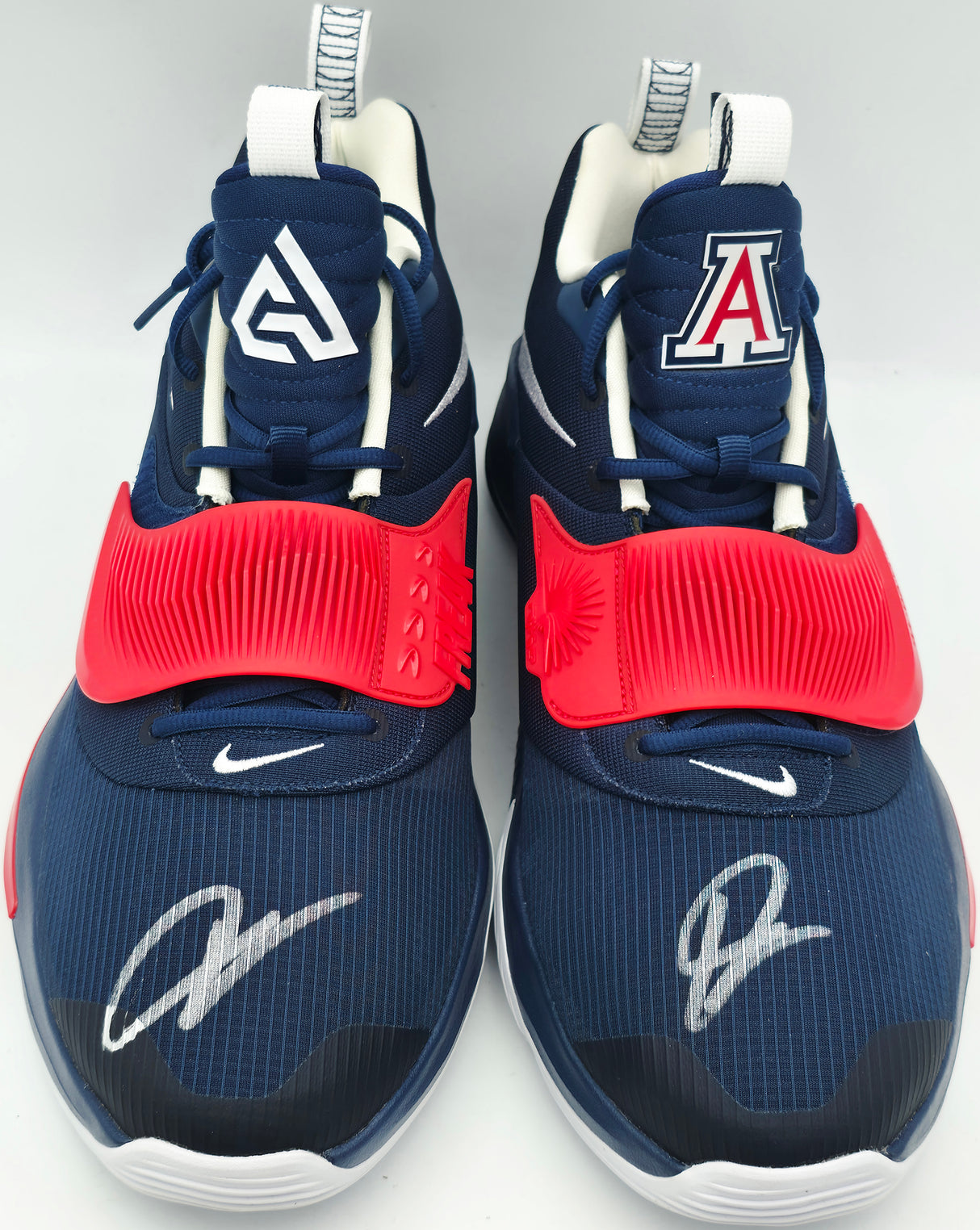 Giannis Antetokounmpo Autographed Grey Nike Zoom Freak 4 Shoes Bucks Size 16 (With Box) Beckett BAS Witness #3W396598 & #3W396599