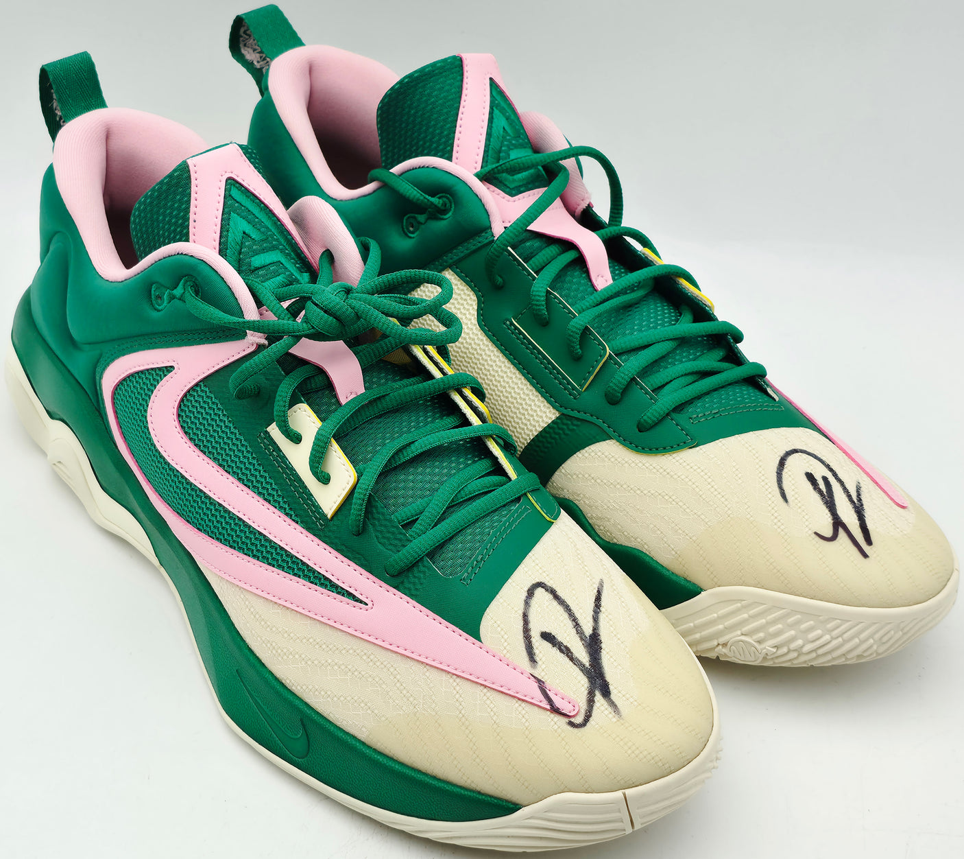 Giannis Antetokounmpo Autographed 2023 Player Exclusive (PE) Promo Multi, Color & Mid Sft Pink Nike Immortality 3 Shoes Milwaukee Bucks Size 17 (No Box) Beckett BAS Witness #3W396614 & #3W396615