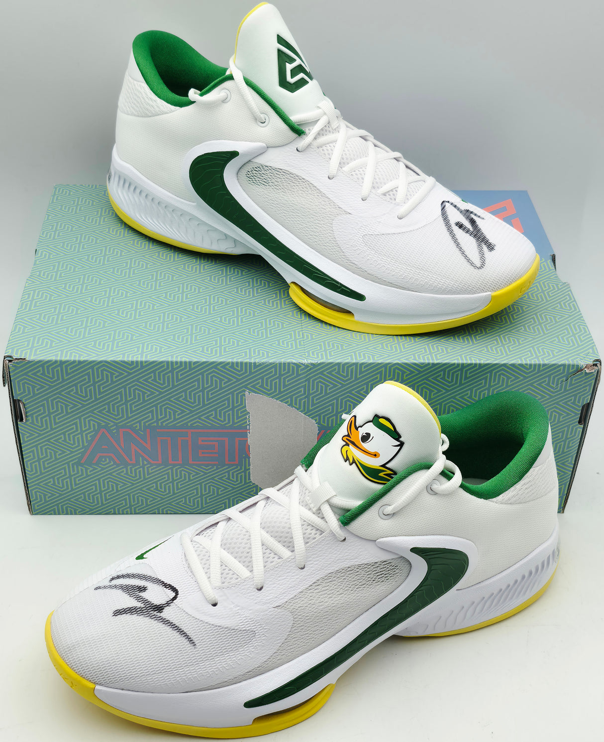 Giannis Antetokounmpo Autographed Blue Nike Zoom Freak 4 Shoes Bucks Size 17 (With Box) Beckett BAS Witness #3W396716 & #3W396717