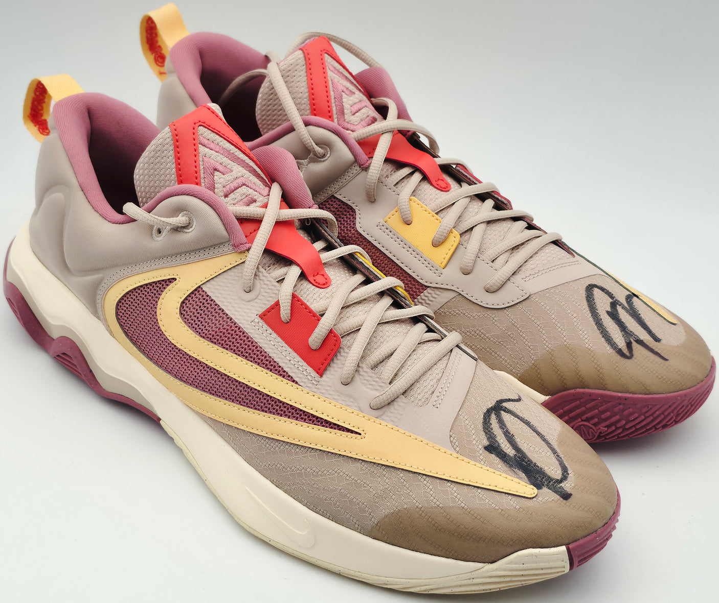 Giannis Antetokounmpo Autographed Fossil Stone, Alabaster & Desert Nike IMORTALITY 3 Shoes Milwaukee Bucks Size 17 (No Box) Beckett BAS Witness #3W395049 & #3W395050