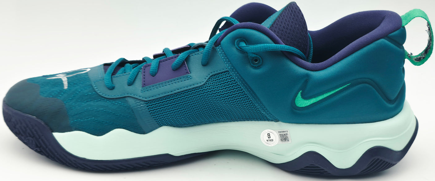 Giannis Antetokounmpo Autographed Geode Teal & Purple Nike IMORTALITY 3 Shoes Milwaukee Bucks Size 17 (No Box) Beckett BAS Witness #3W396412 & #3W396413
