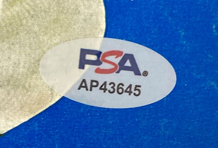 Phil Esposito Boston Bruins Signed 1972 Sports Illustrated Magazine PSA/DNA